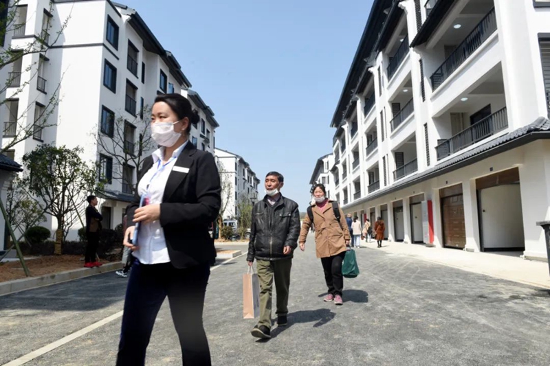 重點發(fā)展項目!住建部副部實地調(diào)研,加快輕鋼結(jié)構(gòu)房屋建設(shè)!(圖2) 睿婕輕鋼別墅
